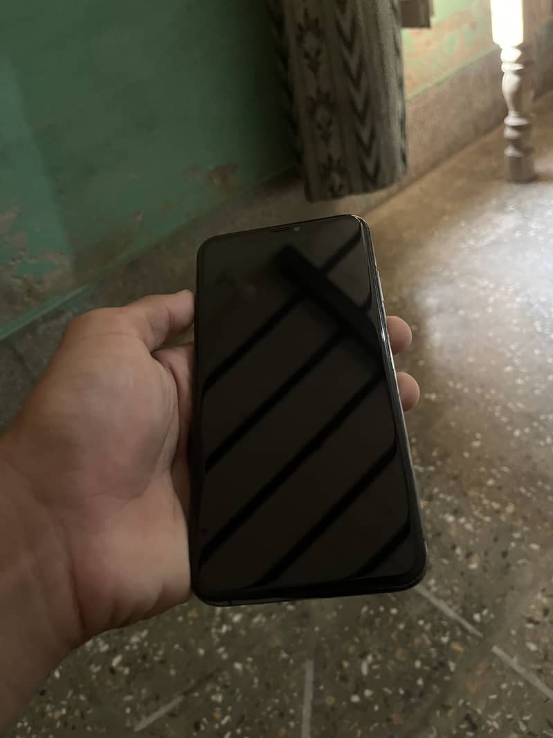 Iphone xs max Non PTA condition 9/10 2