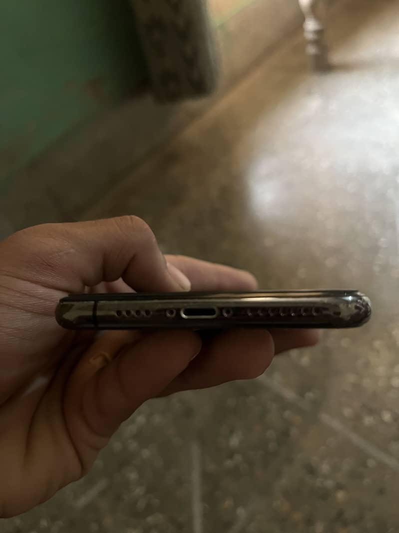 Iphone xs max Non PTA condition 9/10 3