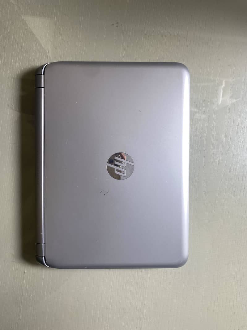 HP Pavilion 210 G1 laptop with AMD A4 processor 0