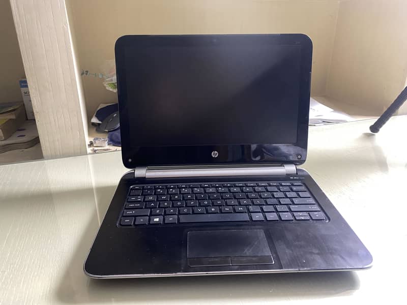 HP Pavilion 210 G1 laptop with AMD A4 processor 2