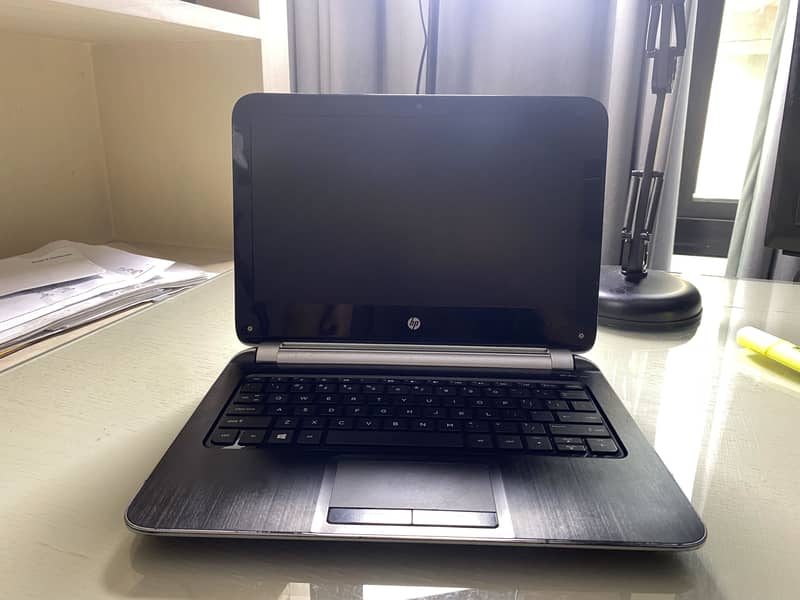 HP Pavilion 210 G1 laptop with AMD A4 processor 5