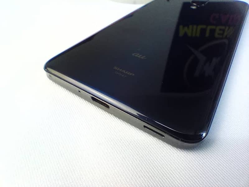 Aquos Sharp Zero 2 1