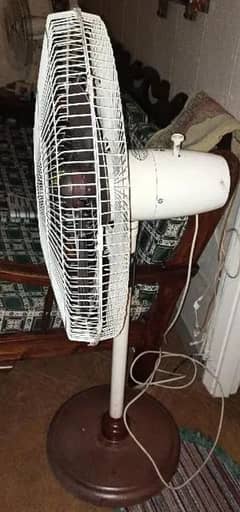 Muhammad din pedestal Table fan
