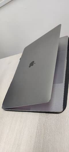 MacBook pro 2018 16/512 4GB graphics