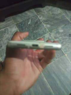 Google pixle 7 128gb non pta lakin sim dono working may hai