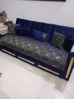 blue colour with golden brass