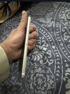 iPhone SE 2020 waterpack 85 battery health exchange possible