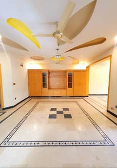 10 Marlas Upper Portion With Servant Quarter All Facilities Available Park Facing G-13/2