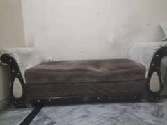 Sethi sofa dewan