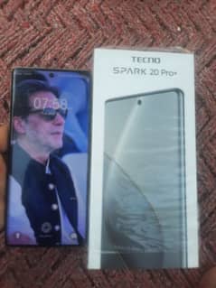 spark 20  pro pluse only one hand use 256  gb