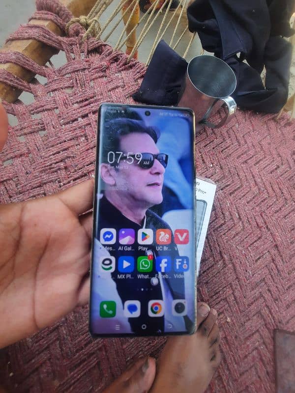 spark 20  pro pluse only one hand use 256  gb 2