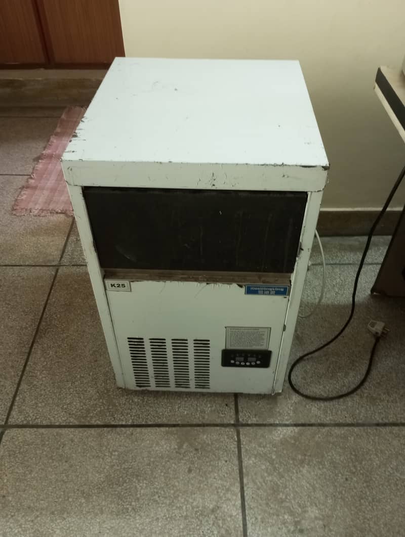 Ice Machine for Sale – 10/10 Condition | Slightly Used 1