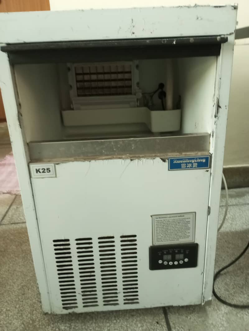 Ice Machine for Sale – 10/10 Condition | Slightly Used 3