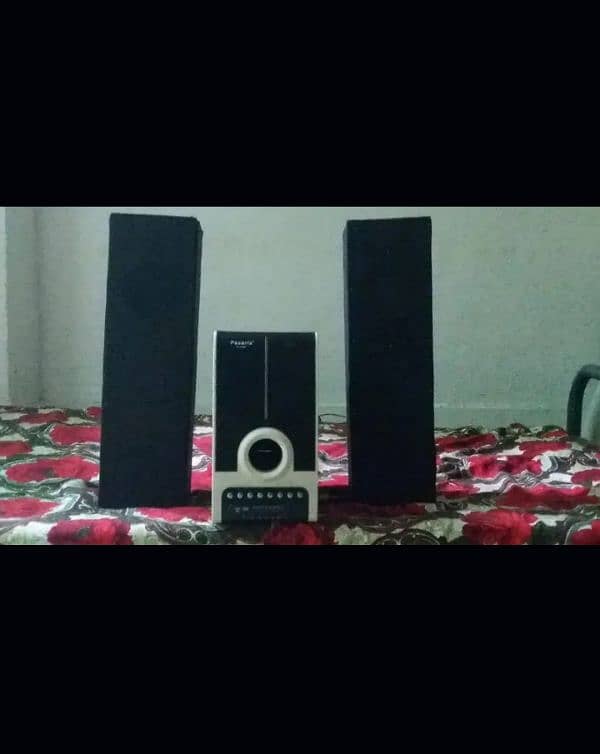 Bluetooth subwoofer with 4 inches 2 large speakers /USB ,memory card . 2