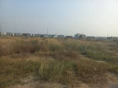 8 MARLA COMMERICAL PLOT AVAILABLE FOR SALE ON GOOD LOCATION