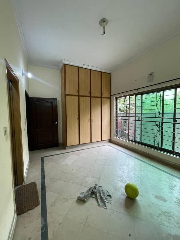 10 marla upper portion is available for rent in wapda town phase 1 0