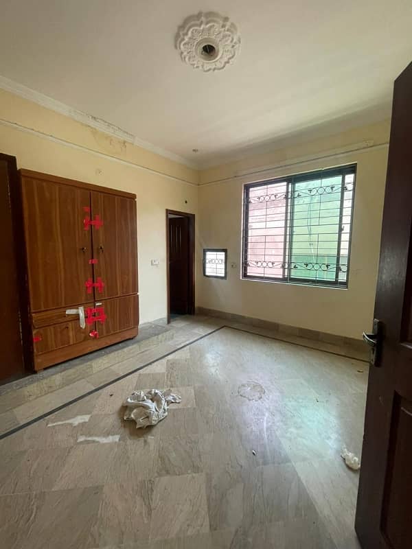 10 marla upper portion is available for rent in wapda town phase 1 4