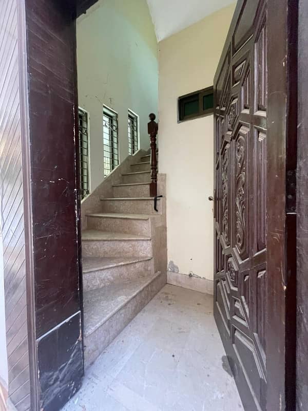 10 marla upper portion is available for rent in wapda town phase 1 8