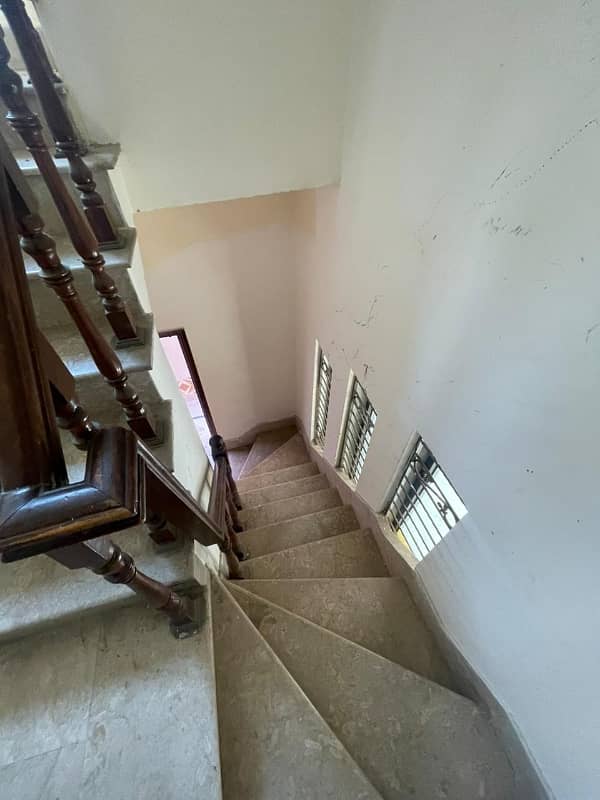 10 marla upper portion is available for rent in wapda town phase 1 9