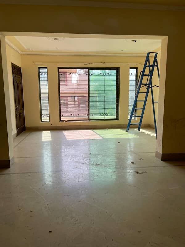 10 marla upper portion is available for rent in wapda town phase 1 12