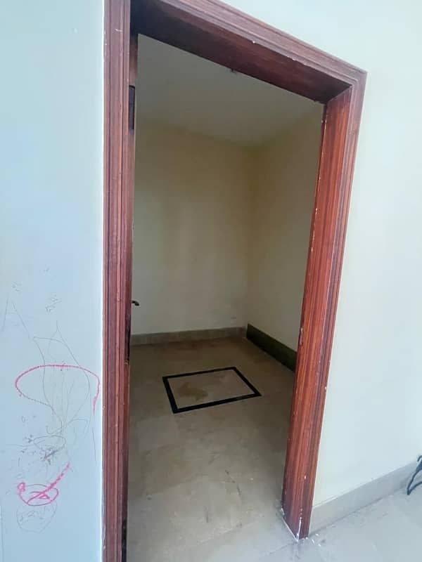 10 marla upper portion is available for rent in wapda town phase 1 15