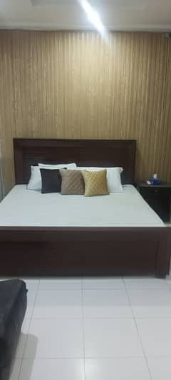 Daily & weekly furnished room Detail in description