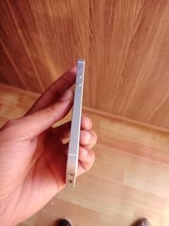Selling my iPhone 5Se 16 gb non pta sim working