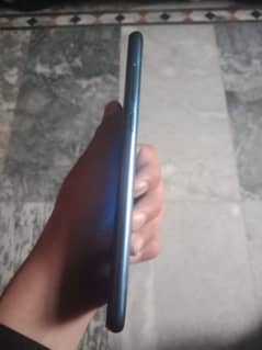 Huawei mate 10 lite with box. Issues: fingerprint& backcamera& speaker.