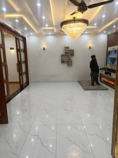 REAL ESTATE AGENTS REQUIRED FOR WORKING