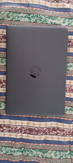 HP elitebook 820.