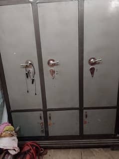 Almari 3 door