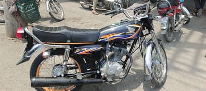 Honda CG 125 black color