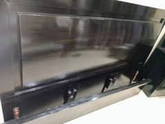 Comlpate dobble bad with  tsbles dreesing table wardrope