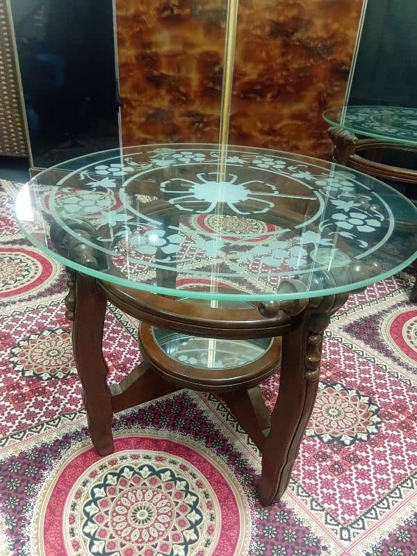 Center table small size round shape 3