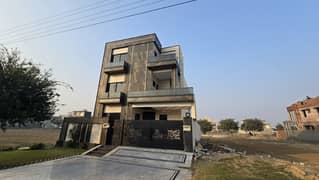 1/1 10 Marla 6 Bed Modern Luxury Villa