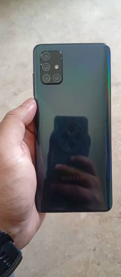Samsung a71 8GB RAM 128 GB memory box sath mein hai no charger