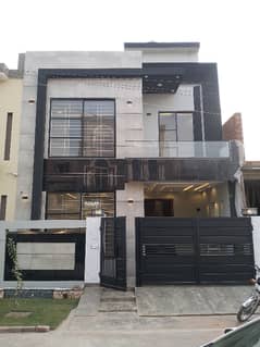 Brand New House Available For Sale Park View City Lahore