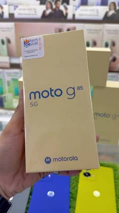 Moto g85 5g. . Just box open. . all accessories packed