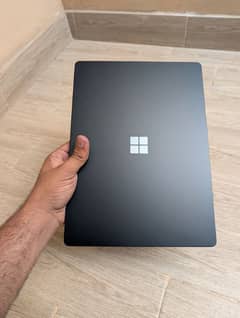 Surface Laptop 3 Core i7 10th gen 16gb ram touch same like MacBook