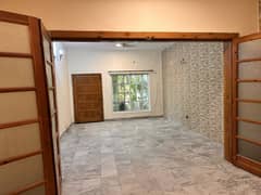 F-6/1 Double Storey House 4 Bedroom 4 Bath Drawing Dining TV Lounge 2 Servant Quarter