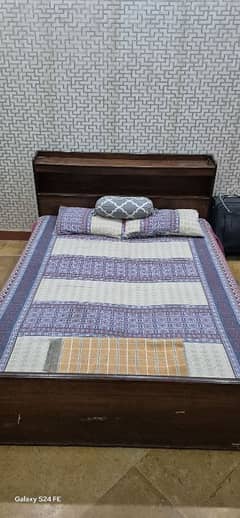 King size Bed with Mattress