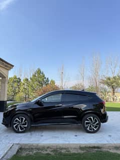 Honda vezel RS full option