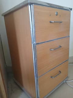SIDE TABLE 2 FEET