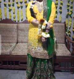 bridal mehndi dress urgent sale only serious customer contect us TY