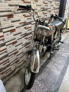 Yamaha dhoom 2009 model available for sale in reasonable price