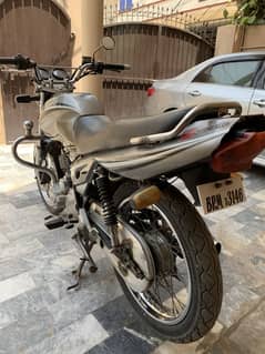 RAVI PIAGGIO STROME
