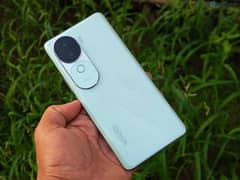 Vivo V40E 8/256 lush condition