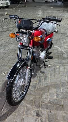 125 2024'  model 4 month all okay bike Mein Koi Kam Nahin first owner