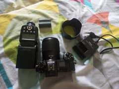 Nikon camer original body with lence and all assasrey