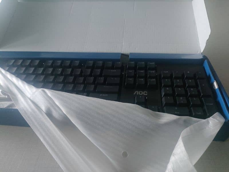 AOC GK410 Mechanical keyboard with RGB 1